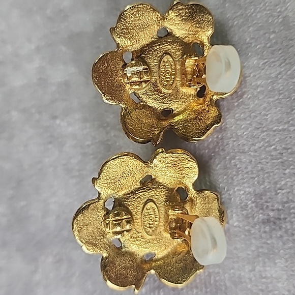 Chanel Gold Faux Pearl Tan Interlocking CC Border Clip On Earrings Vintage - Picture 4 of 5